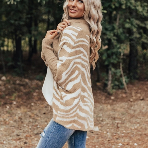 Drop Shoulder Zebra Print Sweater - Picture 4 of 6